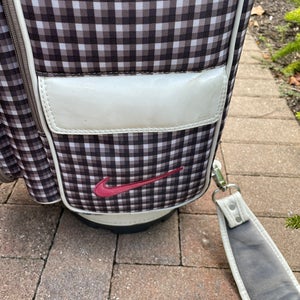 Woman’s Nike golf cart bag with 14 dividers