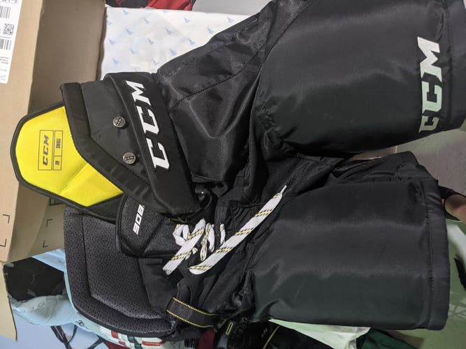 Senior New Small CCM Tacks 9060 Hockey Pants