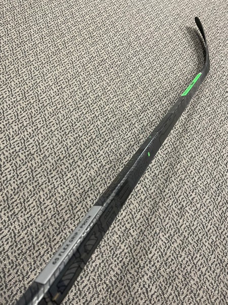 CCM Trigger 6 Pro 65 flex P90TM curve right hand stick