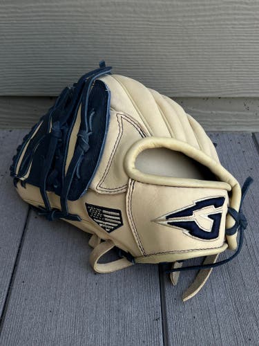 Goin Yard  Pitcher Glove.  Left Throw 11.5
