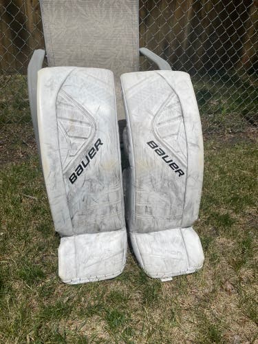 Used 31" Bauer  Vapor X900 Goalie Leg Pads