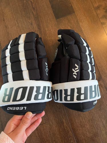 Warrior 14" Pro Stock AX1 Pro Gloves