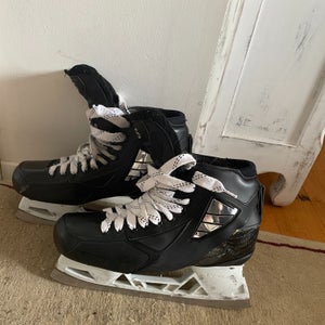 Senior Used True 2 Piece Hockey Goalie Skates Regular Width Pro Stock Size 9