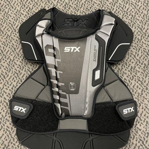 STX Shield 400 Small goal chest