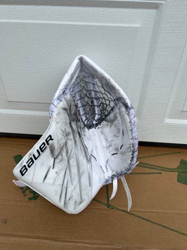 Used Bauer Hyperlite Goalie Glove