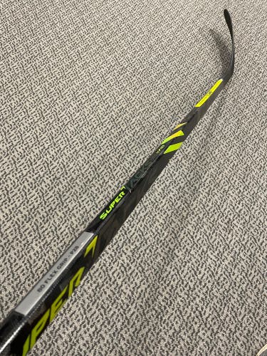 CCM AS4 Pro 80 flex P28 curve right hand stick