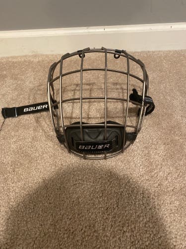 Medium Bauer Full Cage Re-Akt Cage