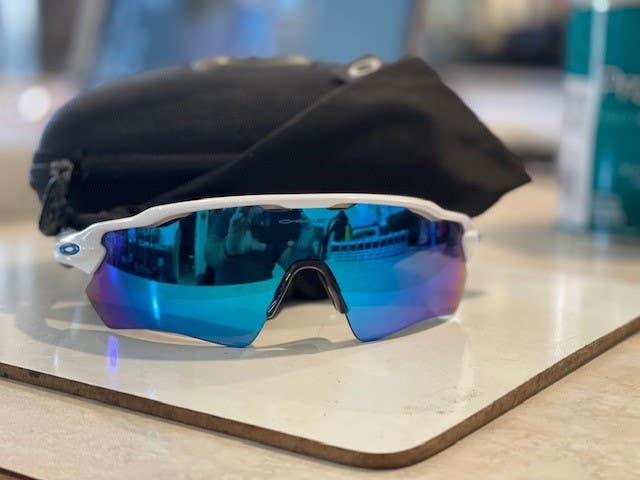 Used Unisex Medium/Large Oakley Radar EV Sunglasses