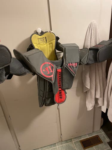 Used Medium Warrior Ritual G4 Goalie Chest Protector