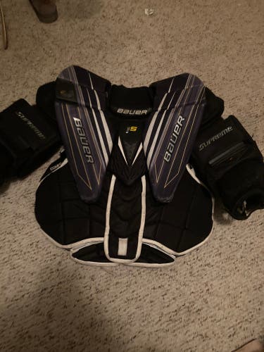 Used Medium Bauer  Supreme 1S Goalie Chest Protector