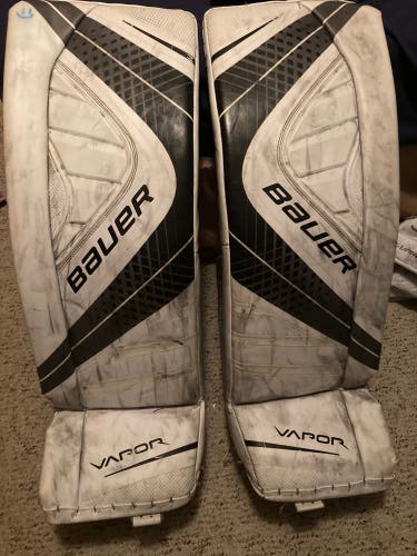 35" Bauer  Vapor X900 Goalie Leg Pads