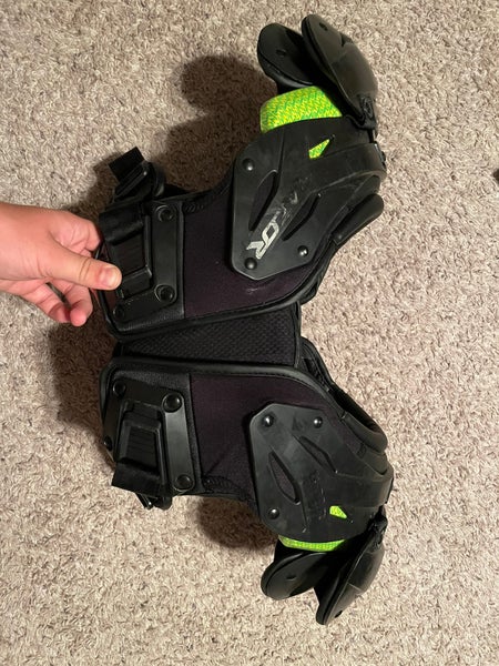 Gear Pro Tec Razor football Shoulder pads size medium