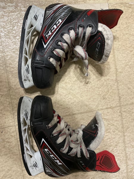 Used CCM Regular Width Size 11.5 JetSpeed FT2 Hockey Skates