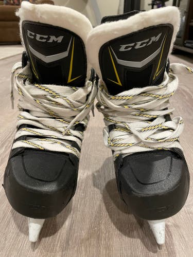 Like New Junior CCM Tacks 9060 Size 3 Hockey Skates