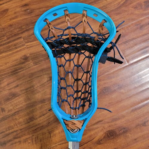 New Maverik Kinetik 2.0 Strung Traditional in hyper blue