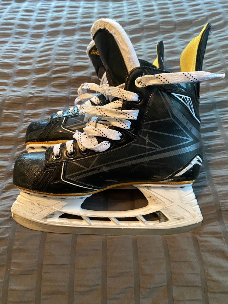 Used Bauer Regular Width  Size 6 Supreme 160 Hockey Skates