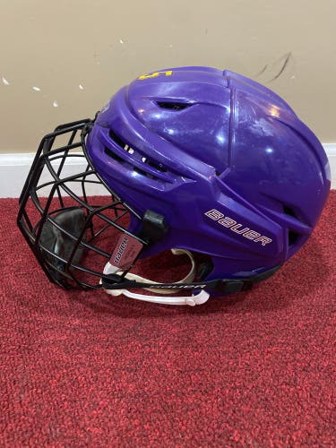 Medium Bauer Pro Stock Re-Akt 95 Helmet Item#MNKH5
