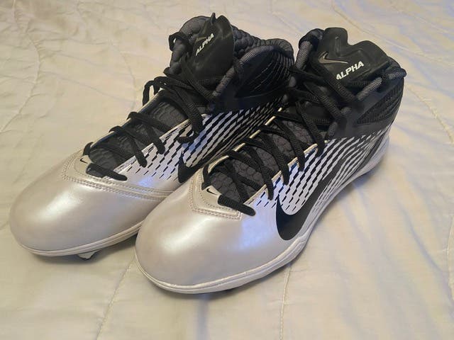 New Men's Size 11.5 (Women's 12.5) Detachable Cleats Nike High Top ALPHA Football Cleats