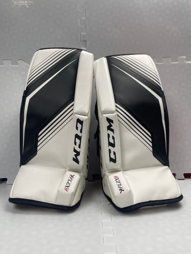 New CCM YFlex2 20" Goalie Leg Pads