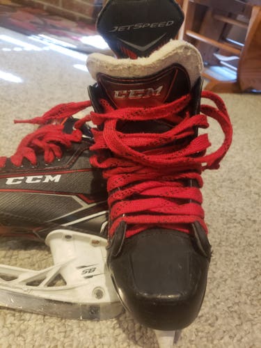 Junior Used CCM JetSpeed FT390 Hockey Skates Regular Width Size 4.5