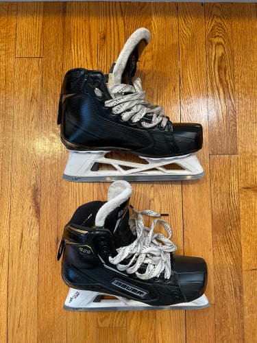 Junior Used Bauer Supreme S29 Hockey Goalie Skates Regular Width Size 5 / US 6