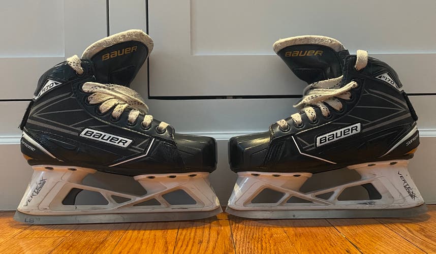 Junior Used Bauer Supreme S170 Hockey Goalie Skates Regular Width Size 1.5 / US 2.5