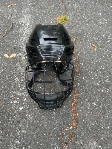 CCM Pro Stock Resistance Helmet (w/CCM Medium Cage)