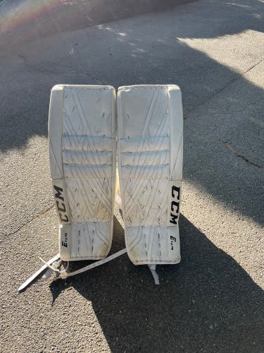 34" CCM  Extreme flex 4.9 Goalie Leg Pads