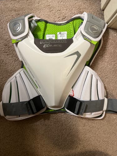 Used Medium Maverik MAX EKG Shoulder Pads