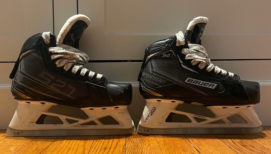 Junior Used Bauer Supreme S27 Hockey Goalie Skates Regular Width Size 2 / US 3