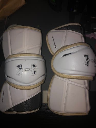 Used Large Under Armour Command Pro Arm Pads