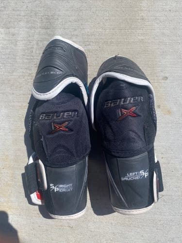 Used Large Bauer Vapor 1X Elbow Pads