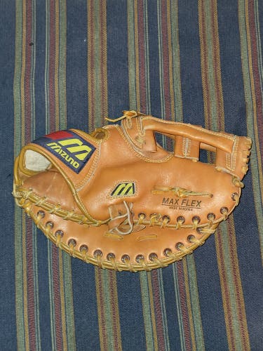 Used Mizuno Right Hand Throw First Base Professional model Baseball Glove 12.5"