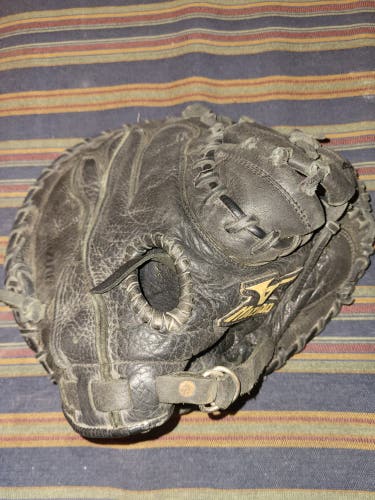 Used Mizuno Right Hand Throw Catcher's Pro Scout GXC94 Baseball Glove 31.5"