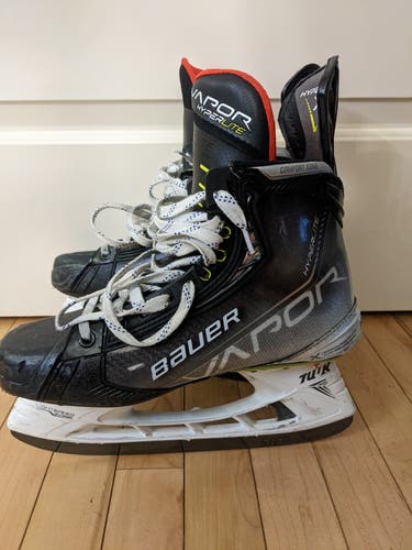 Used Bauer Vapor Hyperlite Hockey Skates 8.5