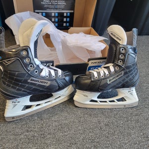 Junior New Bauer Nexus 5000 Hockey Skates Regular Width Size 1