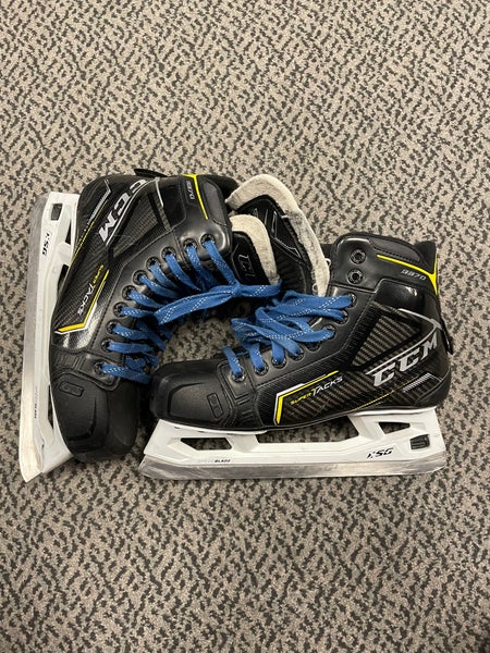 Used CCM Tacks 9370 size 8 goal skates