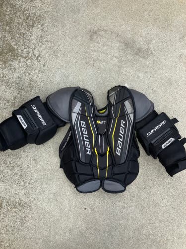 Used JR. Small Bauer Supreme S27 Goalie Chest Protector