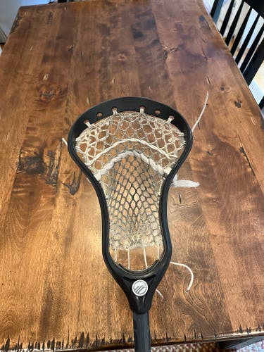 Black Maverick Optik Strung
