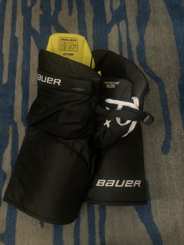 Junior Large Bauer Supreme S29 Hockey Pants