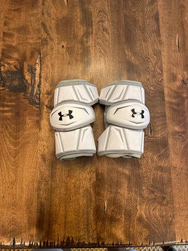 Under Armour Revenant White Arm Pads