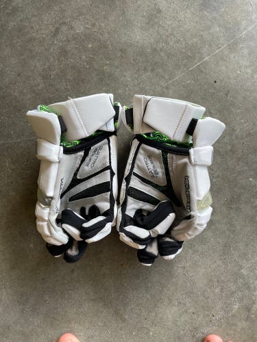 New Player's Maverik 13" M4 Lacrosse Gloves