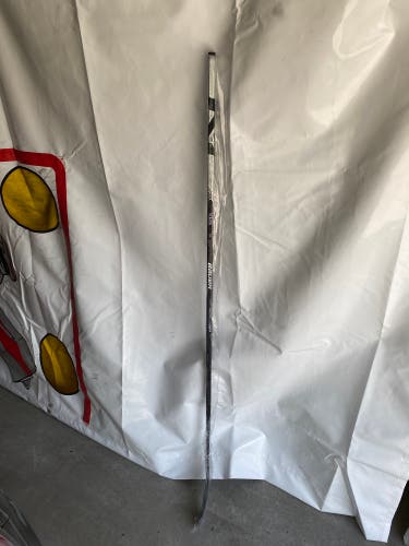 Senior Left Hand P92M 82 Flex Pro Stock Nexus Geo Hockey Stick