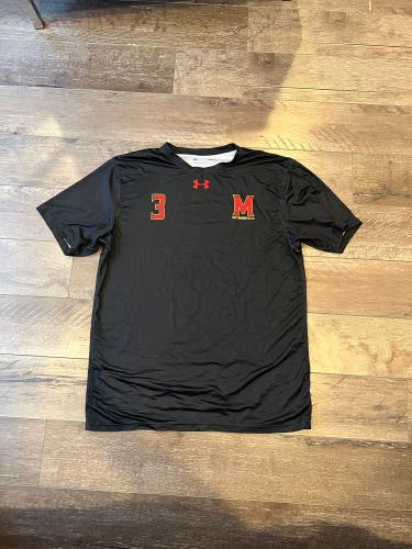 Black Used Medium Under Armour Shirt