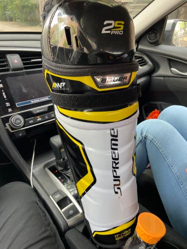 Bauer Supreme 2S Pro Shin Pads 17inch (Brand New,Never used)