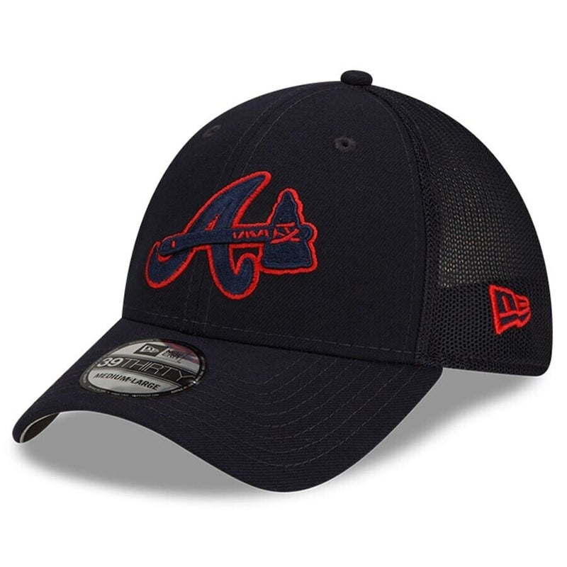 Atlanta Braves New Era Black-on-Black Neo Mesh 39THIRTY Flex Hat