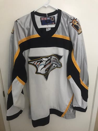Nashville Predators NHL CCM jersey size XL