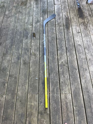 Bauer Vapor Hyperlite Senior Right Handed P92 Hockey Stick
