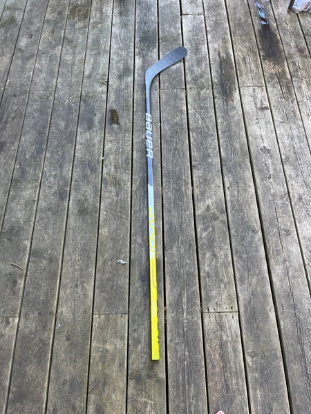 Bauer Vapor Hyperlite Senior Right Handed P92 Hockey Stick