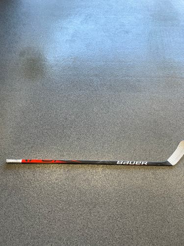 Senior Left Hand P28M Pro Stock Vapor Flylite League Hockey Stick
